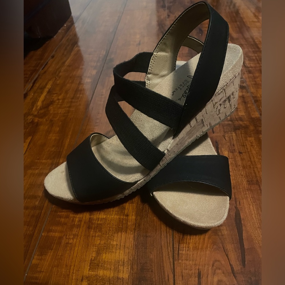 Life stride black comfy wedges